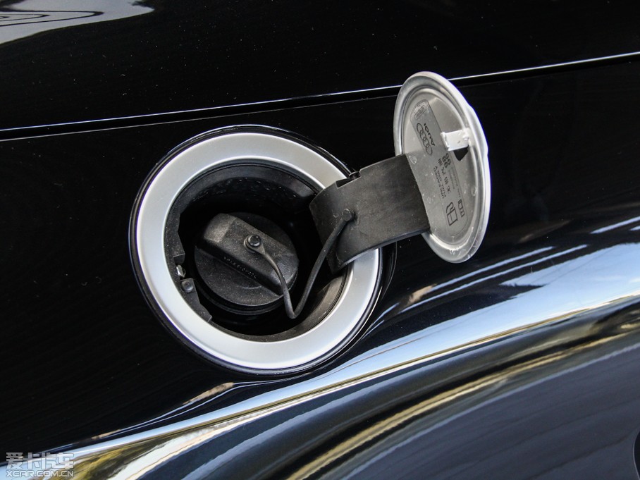 2014?yun)WR8 V8 spyder