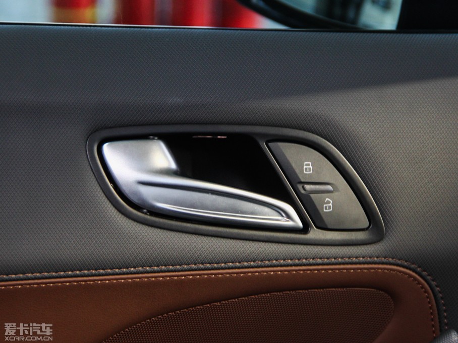 2014?yun)WR8 V8 spyder