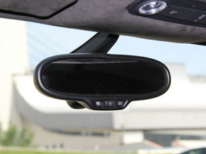 2014款V10 Coupe 车内后视镜