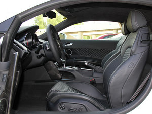 2014款V10 Coupe 前排空间
