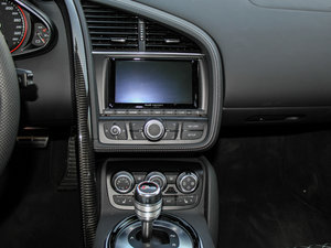 2014款V10 Coupe 中控台