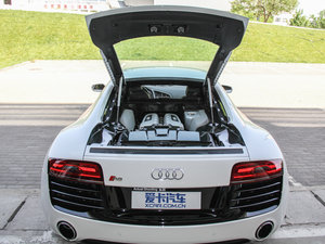 2014款V10 Coupe 发动机