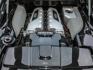 2014款V10 Coupe 发动机