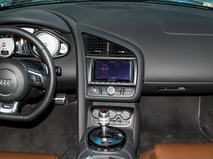 2014款V8 spyder 中控台