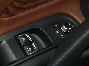 2014款V8 spyder 主驾车窗控制区	