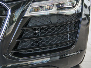 2014款V8 spyder 前雾灯
