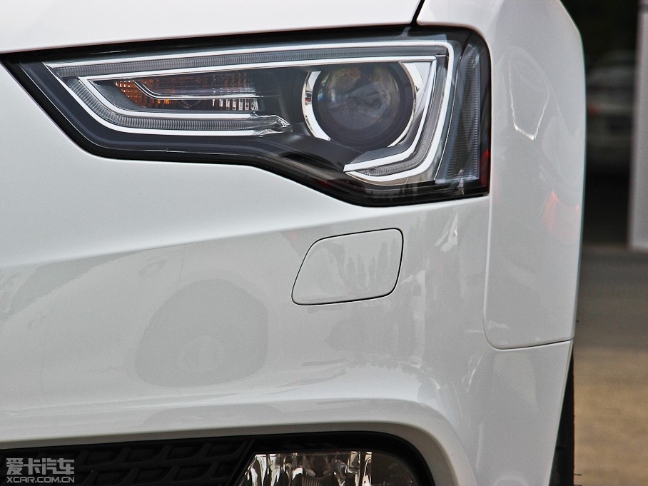 2013?yun)WA5 Coupe 40TFSI