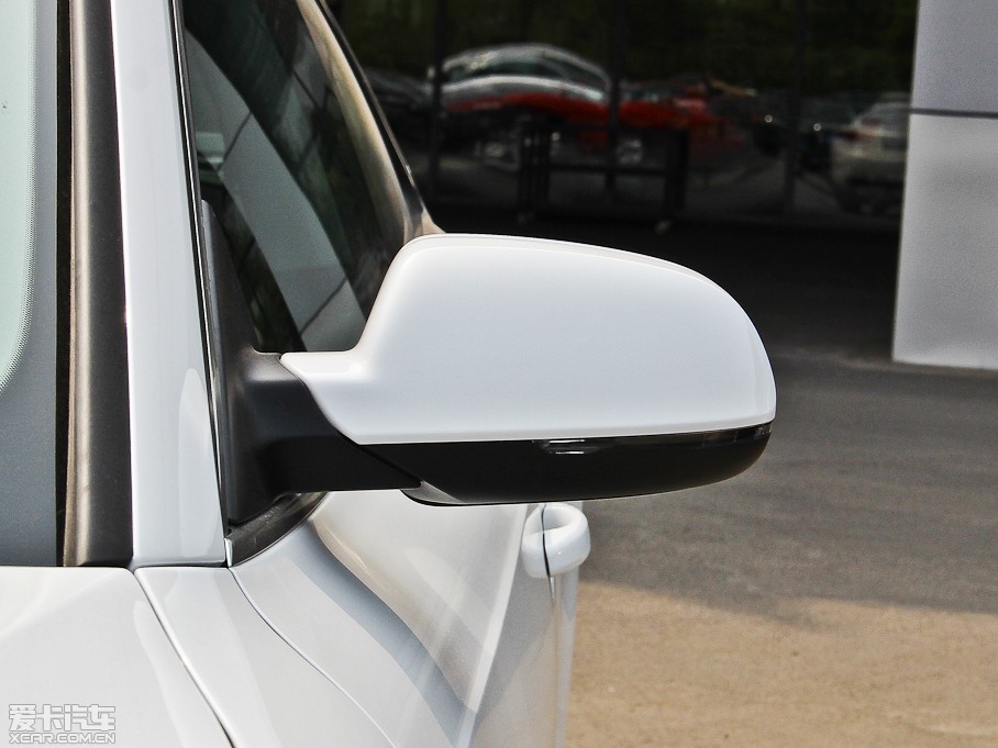 2013?yun)WA5 Coupe 40TFSI