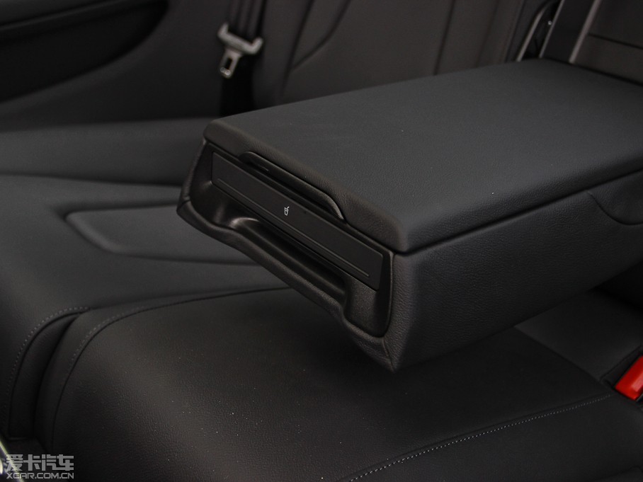 2013?yun)WA5 Coupe 40TFSI