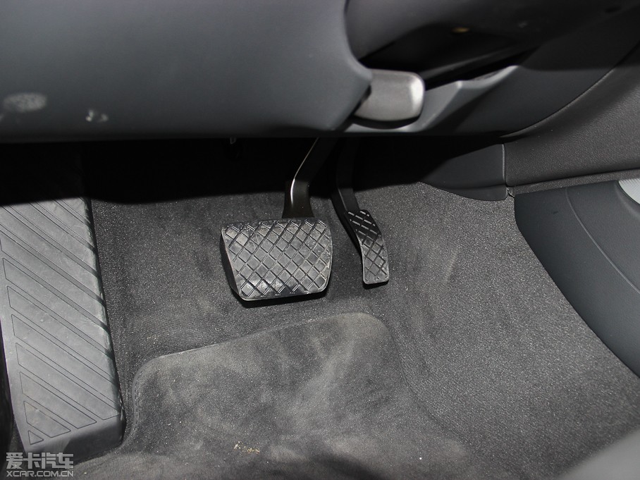 2013WA5 Coupe 40TFSI