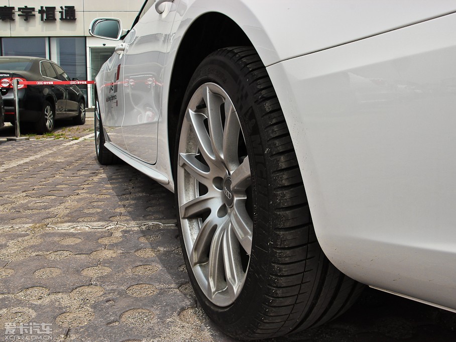 2013?yun)WA5 40TFSI L(fng)а