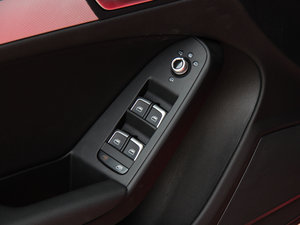 2013款40TFSI 主驾车窗控制区	