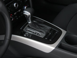 2013款40TFSI 换挡杆