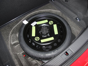 2013款40TFSI 备胎