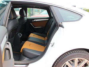 2013款40TFSI 风尚版 后排空间