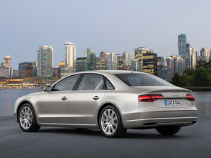 2014款W12 A8L 整体外观