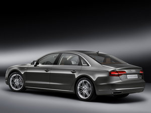 2014款W12 A8L 整体外观
