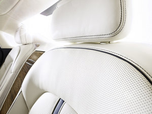 2014款W12 A8L 空间座椅