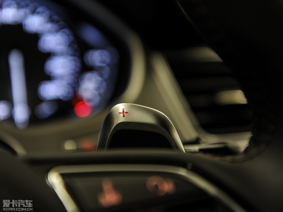 2015?yun)WS8 4.0 TFSI quattro