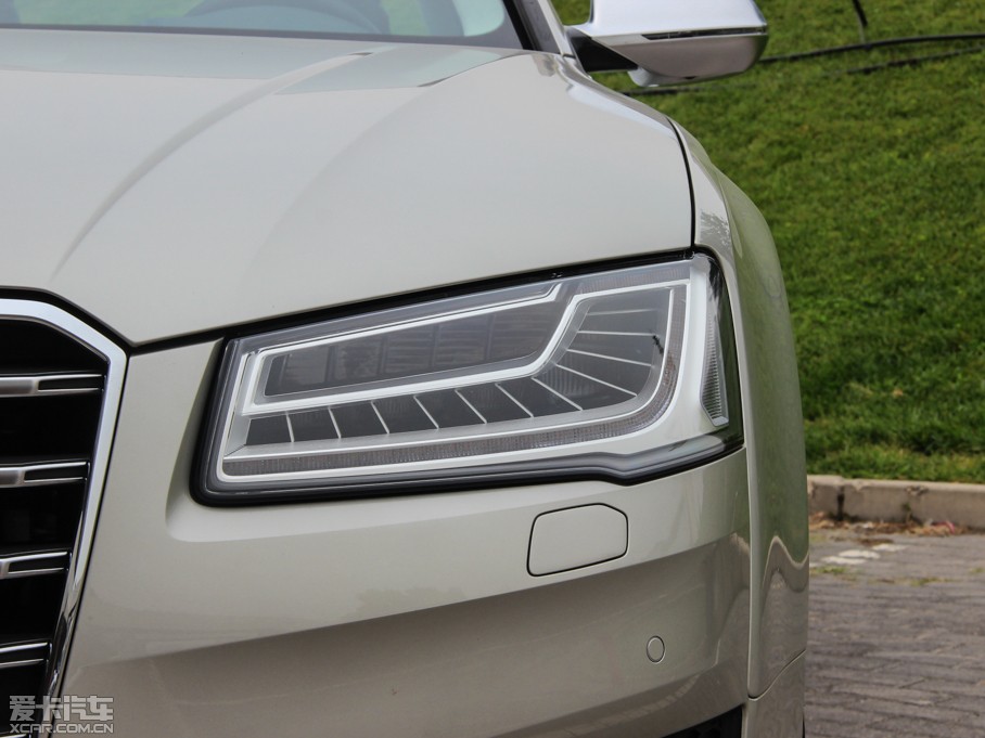 2015?yun)WS8 4.0 TFSI quattro