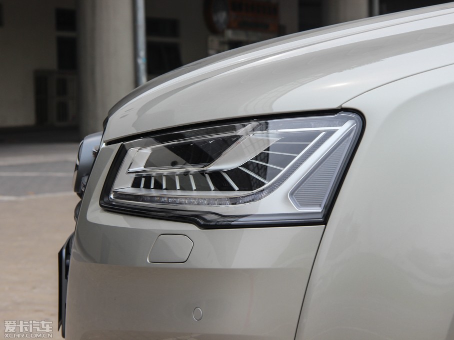 2015WS8 4.0 TFSI quattro