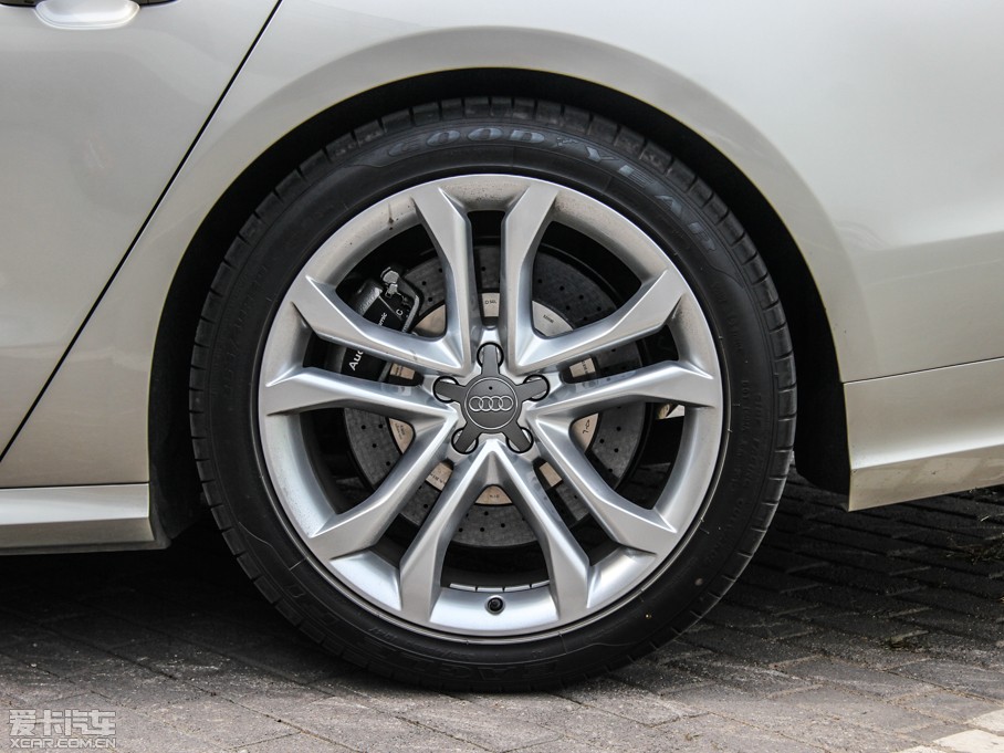 2015?yun)WS8 4.0 TFSI quattro