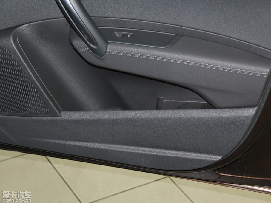 2014��W��A1 30 TFSI Sportback ���m��