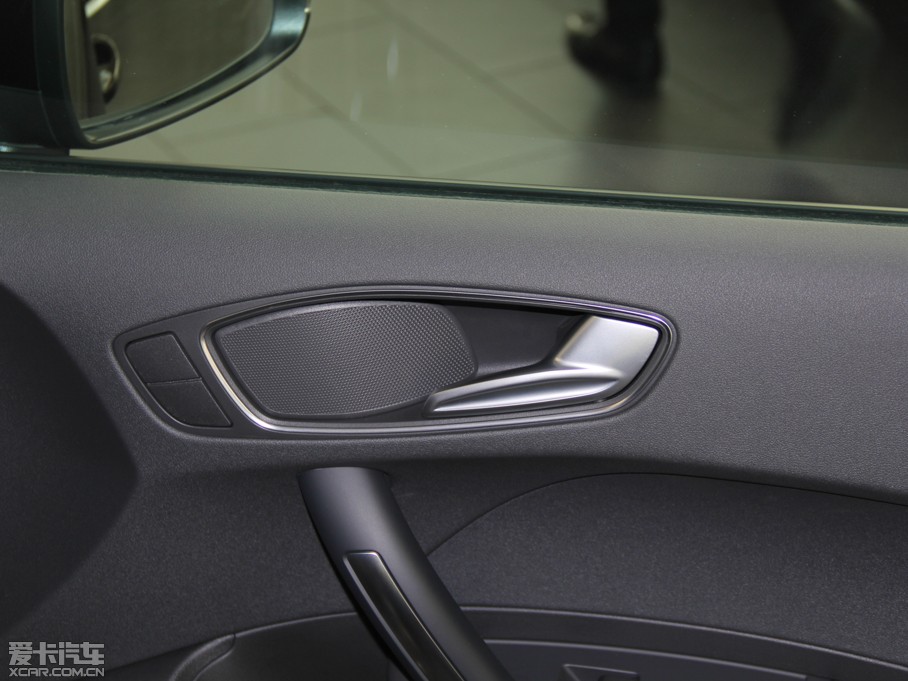 2014��W��A1 30 TFSI Sportback ���m��