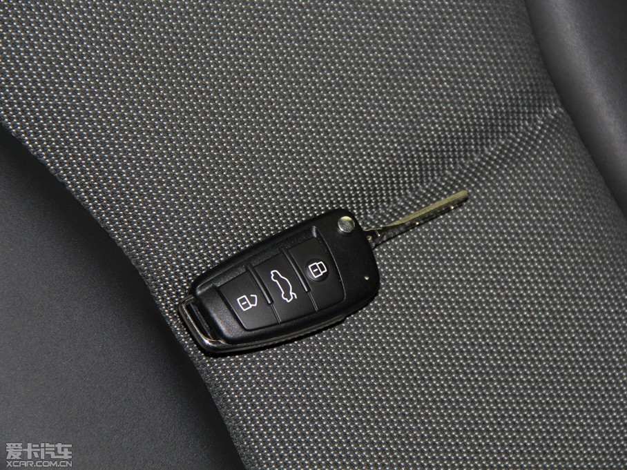 2014?yun)WA1 30 TFSI Sportback m