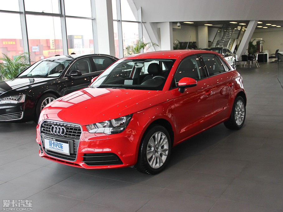 2014��W��A1 30 TFSI Sportback �r����