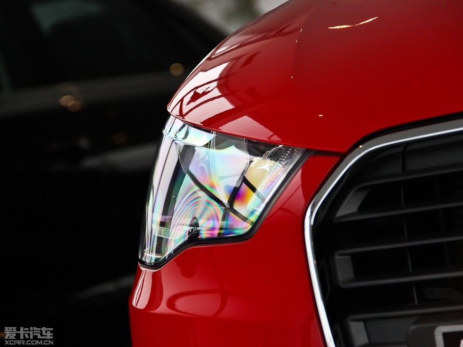 2014��W��A1 30 TFSI Sportback �r����