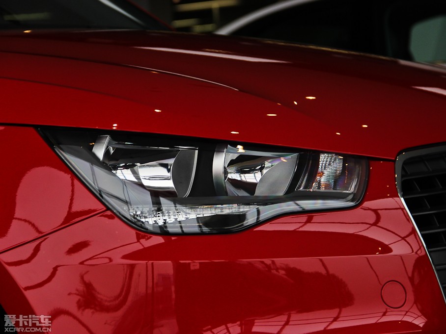 2014��W��A1 30 TFSI Sportback �r����