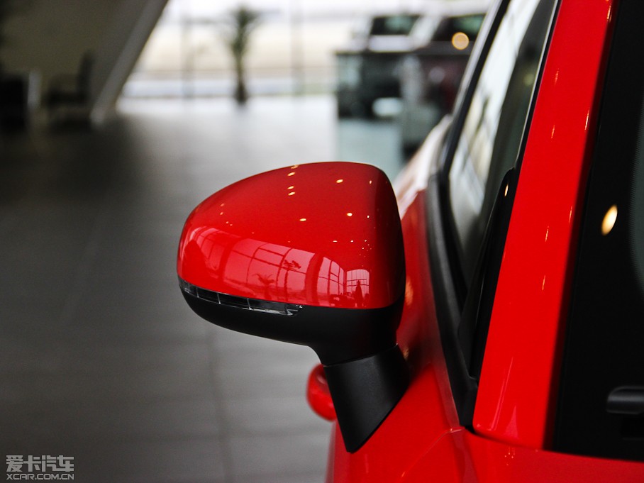 2014��W��A1 30 TFSI Sportback �r����