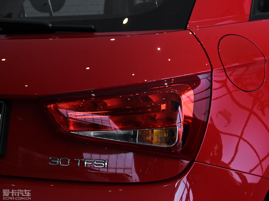 2014��W��A1 30 TFSI Sportback �r����