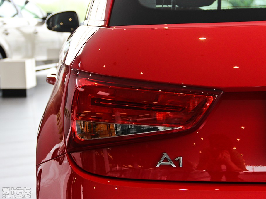 2014��W��A1 30 TFSI Sportback �r����