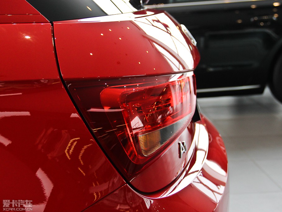 2014WA1 30 TFSI Sportback r