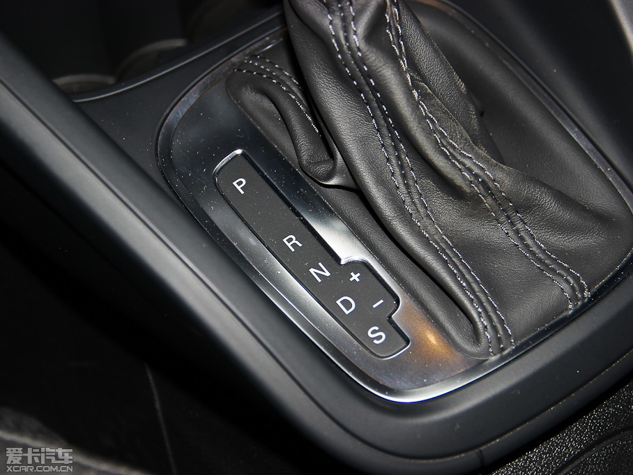 2014WA1 30 TFSI Sportback r