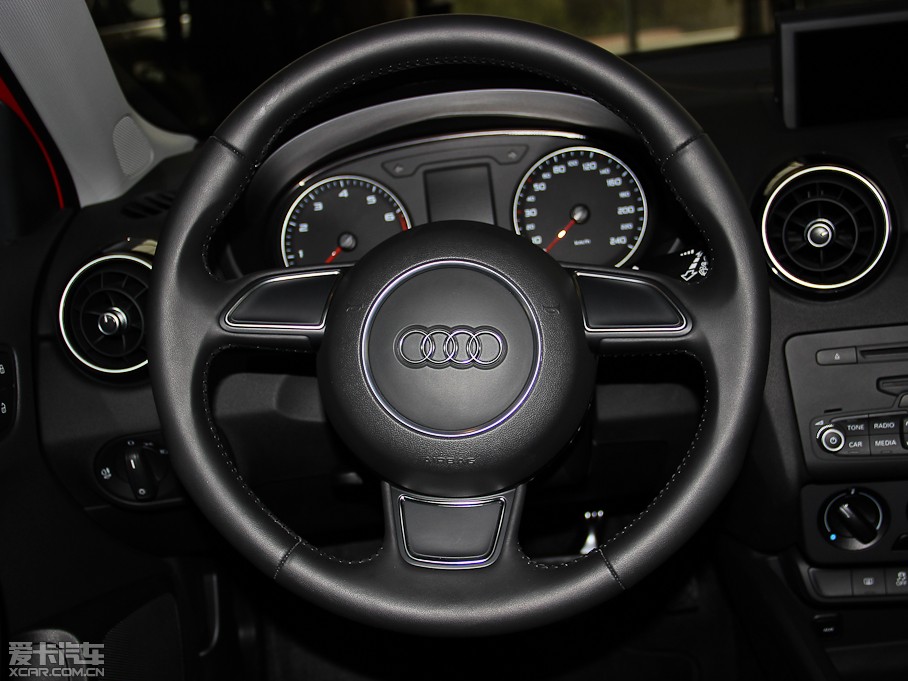 2014WA1 30 TFSI Sportback r