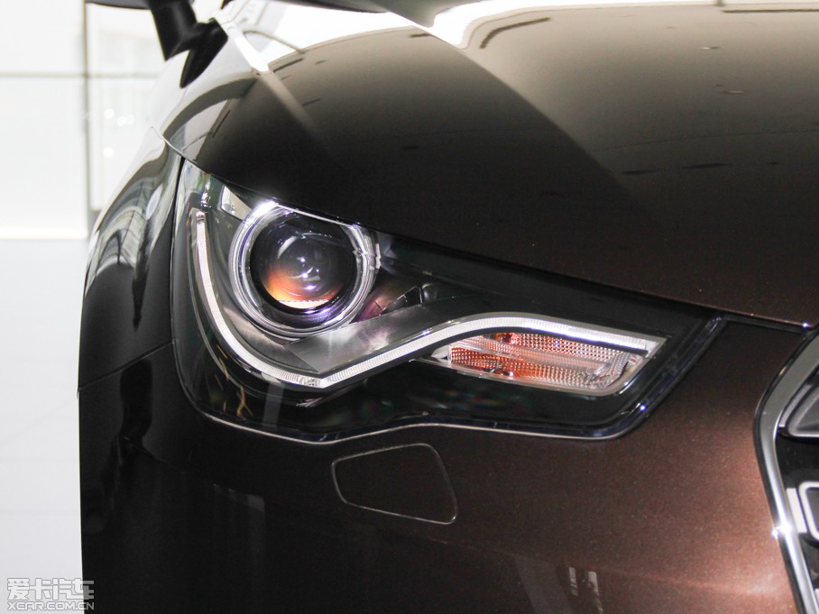 2014WA1 30 TFSI Sportback g(sh)