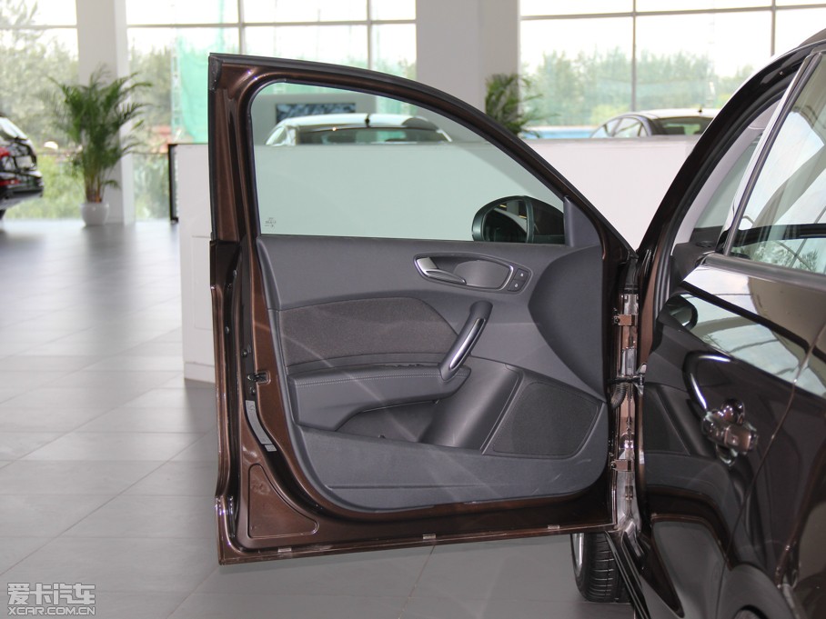 2014WA1 30 TFSI Sportback g