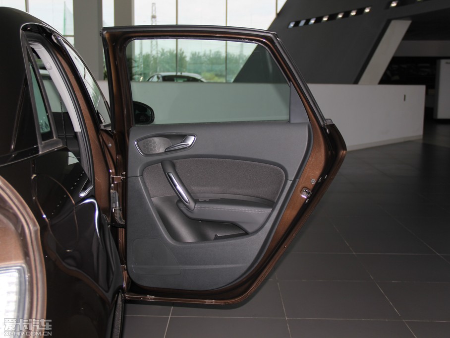 2014WA1 30 TFSI Sportback g