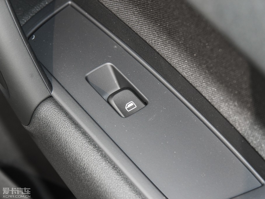 2014WA1 30 TFSI Sportback r