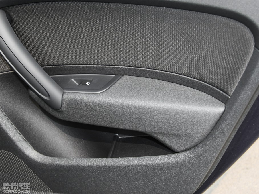 2014WA1 30 TFSI Sportback r