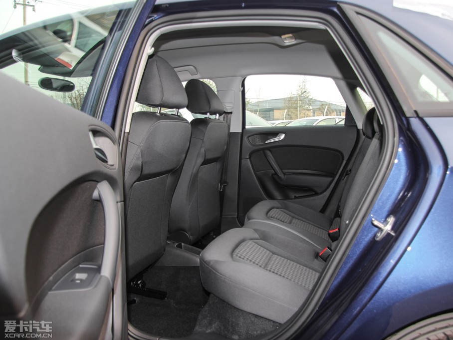 2014WA1 30 TFSI Sportback r