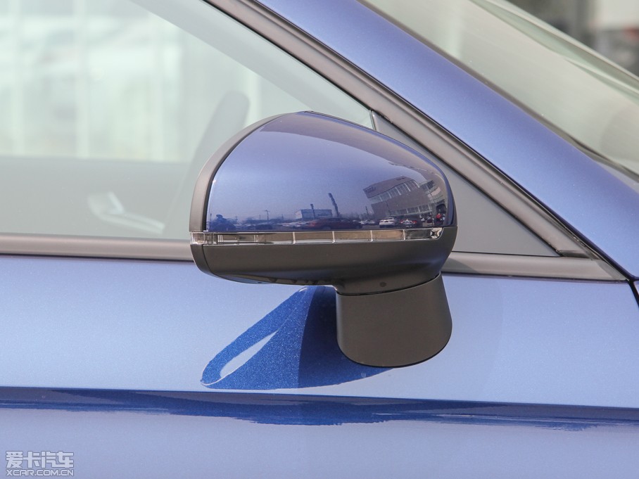 2014WA1 30 TFSI Sportback r