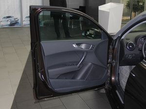 2014款30 TFSI Sportback 舒适型 驾驶位车门