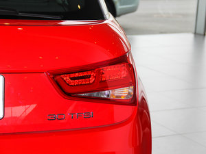 2014款30 TFSI 舒适型 尾灯