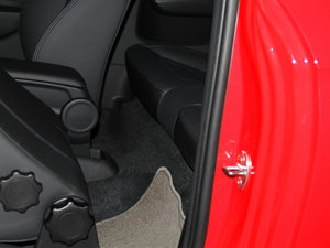 2014款30 TFSI 舒适型 后排空间
