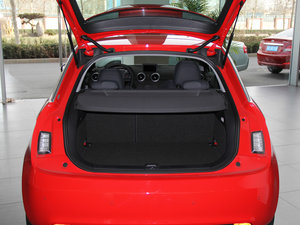 2014款30 TFSI 舒适型 行李厢空间