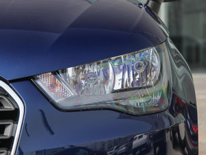 2014款30 TFSI Sportback 时尚型 大灯